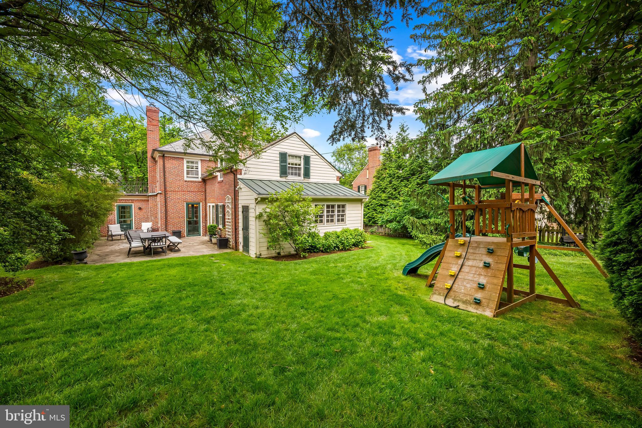 203 St Dunstans Road Baltimore, MD 21212 - Photo 33 of 42 Large backyard