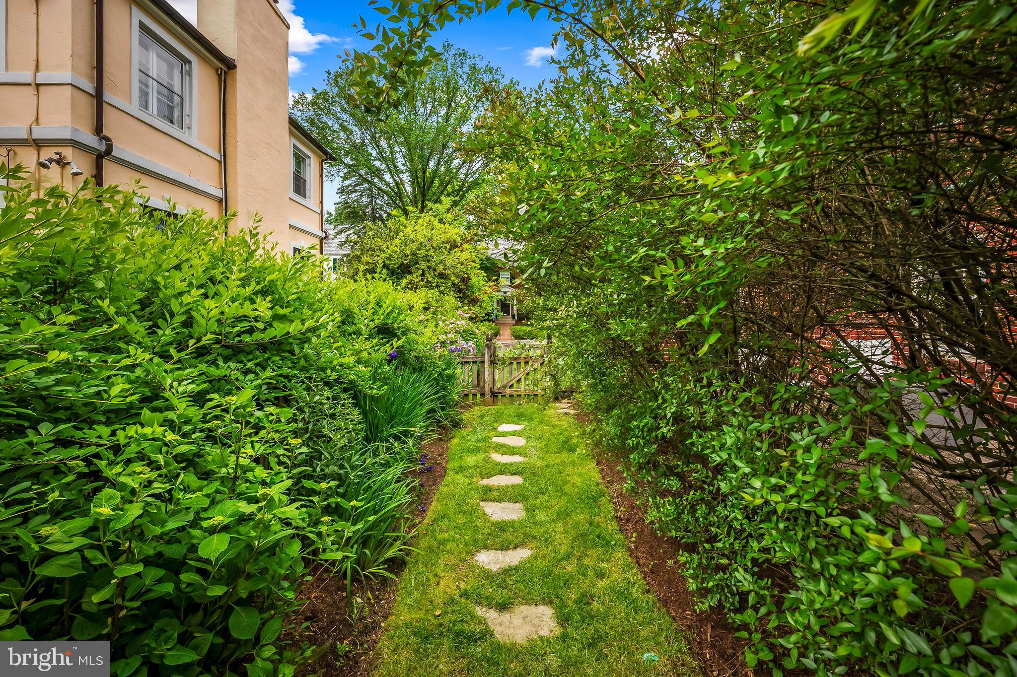203 St Dunstans Road Baltimore, MD 21212 - Photo 36 of 42 Beautiful landscaping