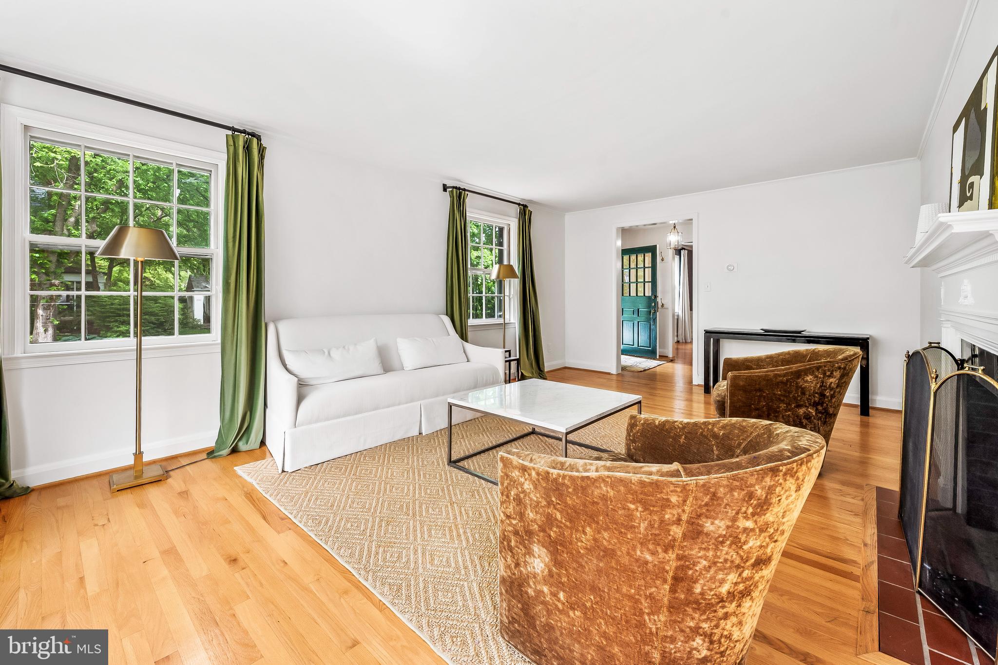 203 St Dunstans Road Baltimore, MD 21212 - Photo 5 of 42 Formal living room