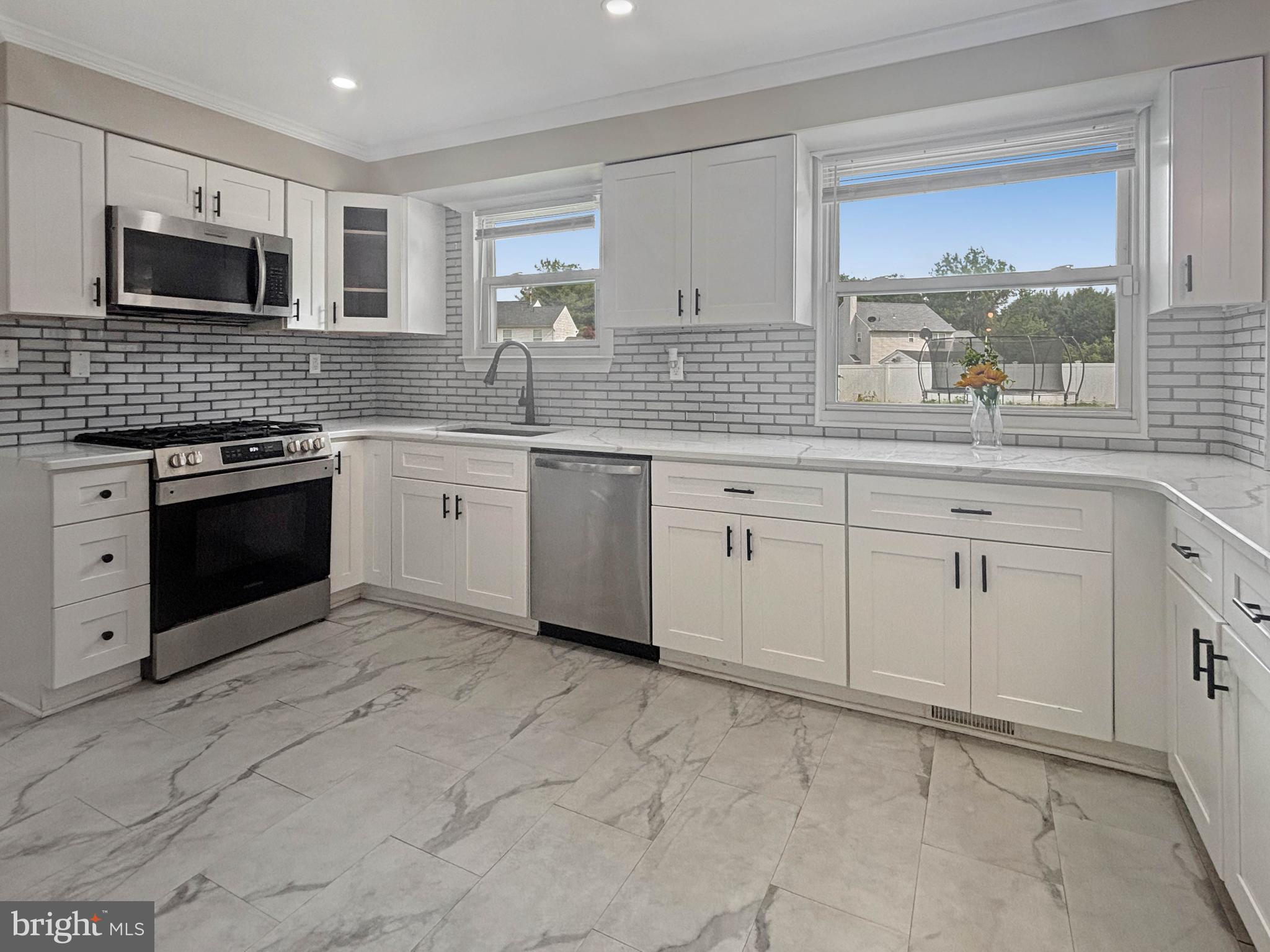 119 Colonial Road Beverly, NJ 08010 - Photo 19 of 29