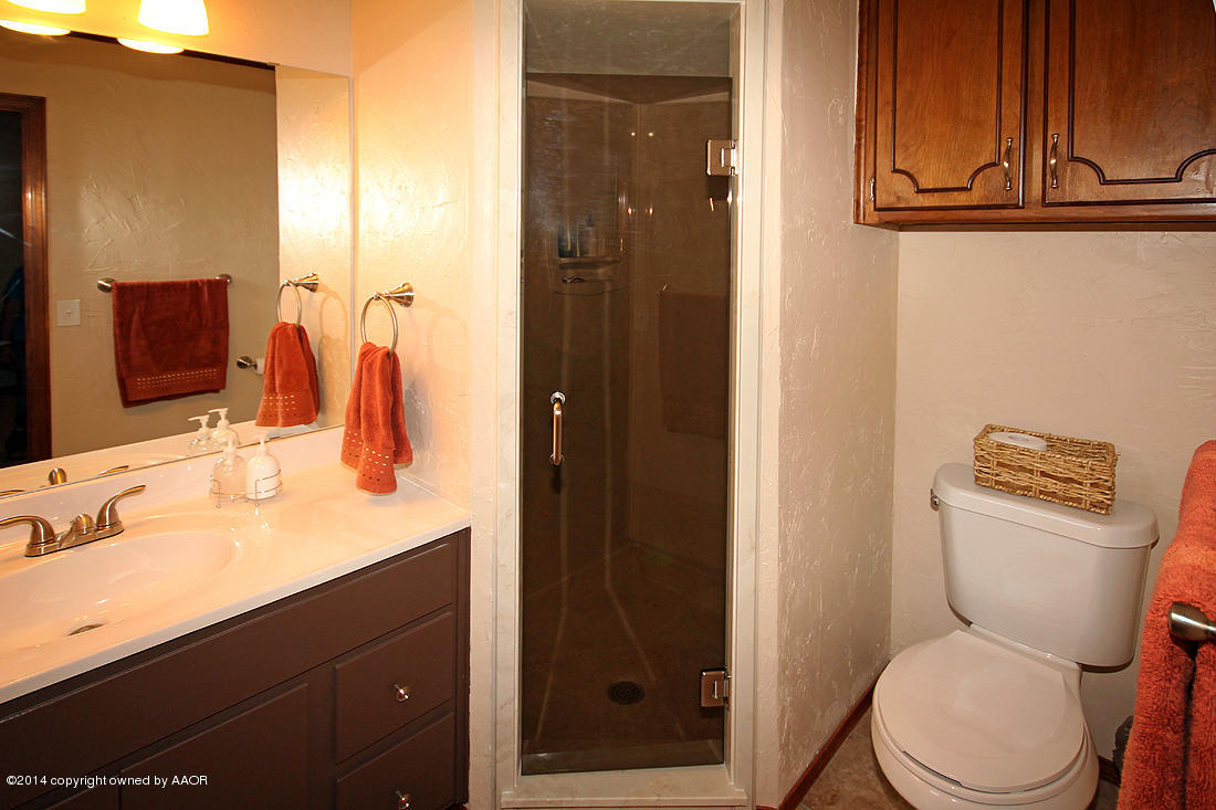 5717 South Milam Street Amarillo, TX 79110 - Photo 15 of 27 Master Bath