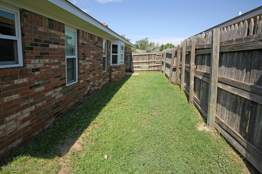 5717 South Milam Street Amarillo, TX 79110 - Photo 27 of 27 Side Yard