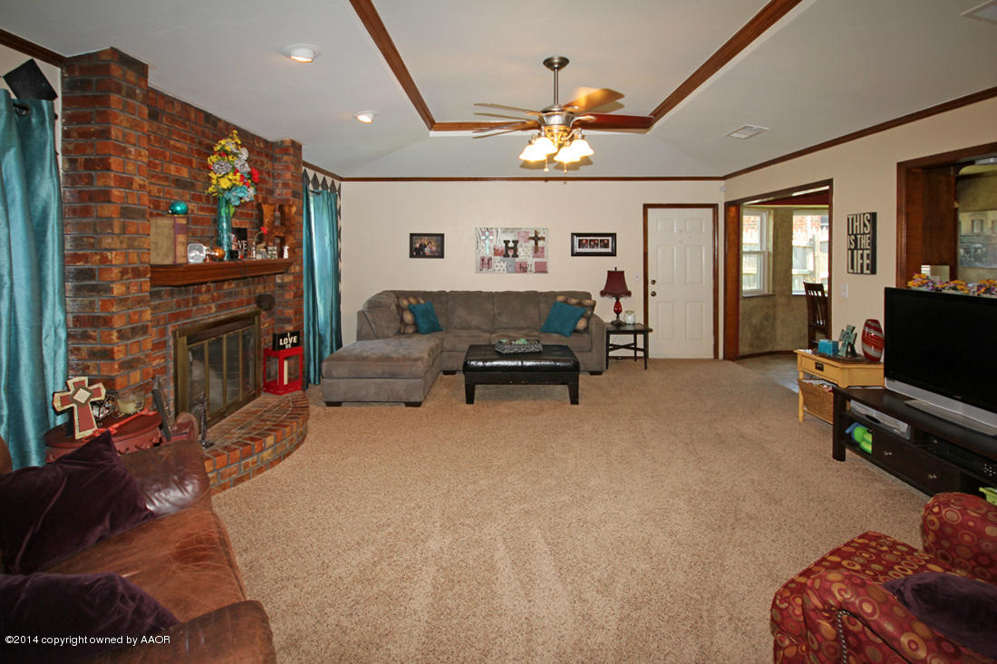 5717 South Milam Street Amarillo, TX 79110 - Photo 8 of 27 Living Area3