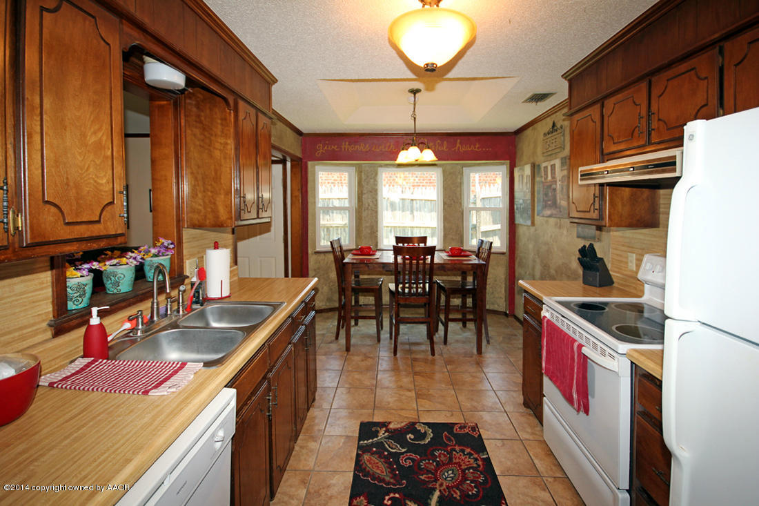 5717 South Milam Street Amarillo, TX 79110 - Photo 10 of 27 Kitchen and Dining
