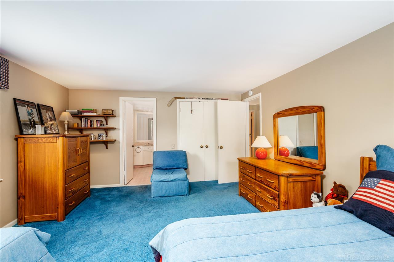 521 Renaud Road Grosse Pointe, MI 48236 - Photo 34 of 89 50035421-33.JPG