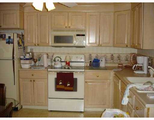 120 Spring Road North Kingstown, RI 02852 - Photo 2 of 6 Kitchen.