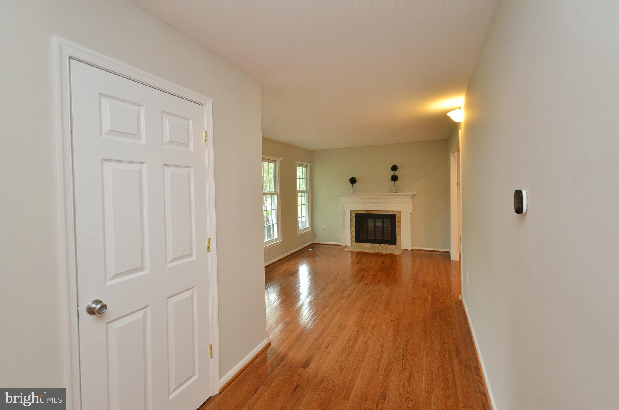 2339 Rosedown Drive Reston, VA 20191 - Photo 4 of 28 Interior (General)