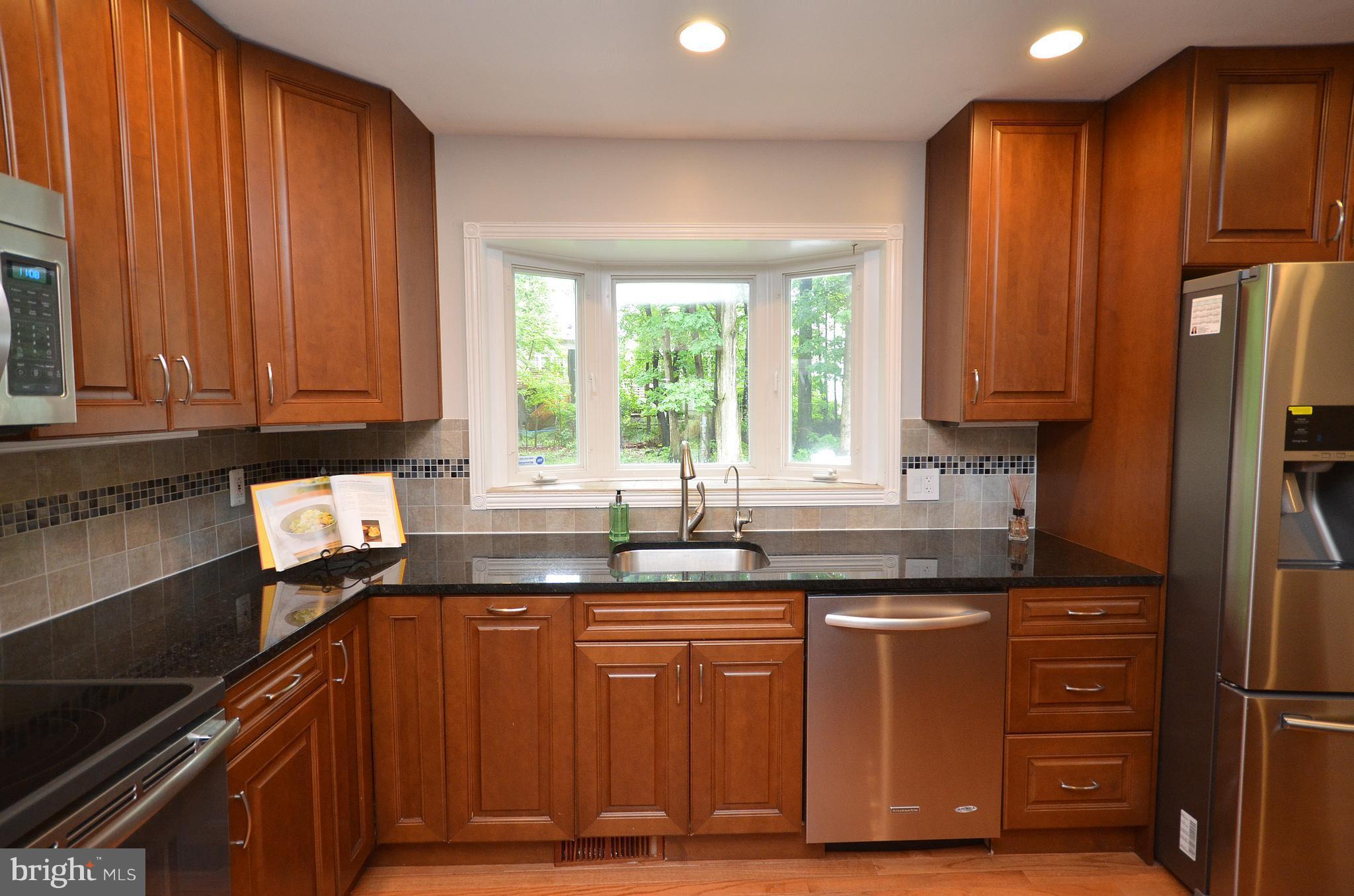2339 Rosedown Drive Reston, VA 20191 - Photo 9 of 28 Kitchen
