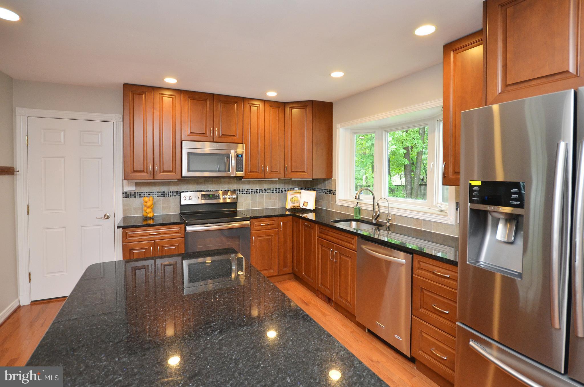 2339 Rosedown Drive Reston, VA 20191 - Photo 10 of 28 Kitchen