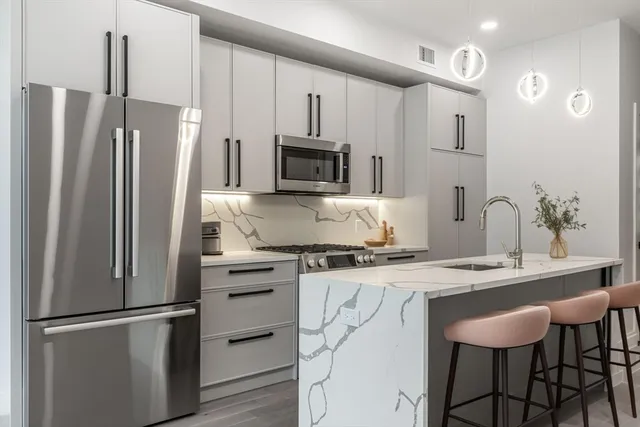 $6,900 | 169 Newbury Street, Unit 3, Boston, MA 02116