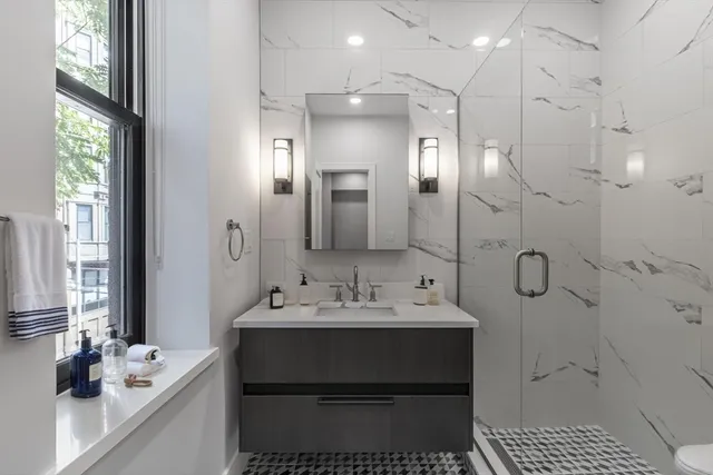 $6,900 | 169 Newbury Street, Unit 3, Boston, MA 02116