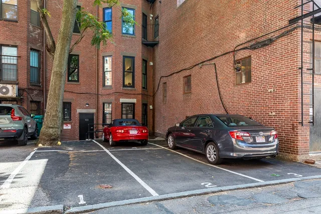 $6,900 | 169 Newbury Street, Unit 3, Boston, MA 02116