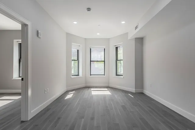 $6,900 | 169 Newbury Street, Unit 3, Boston, MA 02116