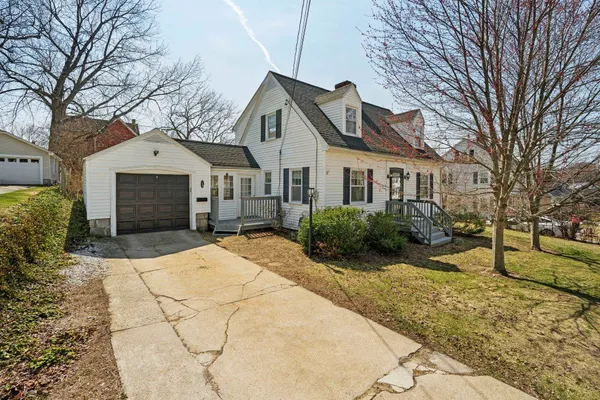 $415,000 | 597 Central Street, Manchester, NH 03103