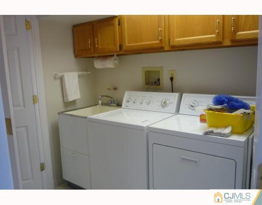 835 Vail Road Monroe Township, NJ 08831 - Photo 8 of 10 Gallery Image 8