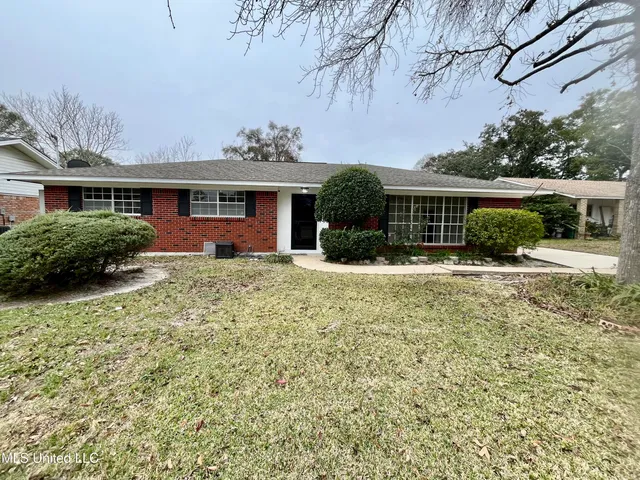 $220,000 | 2 Lexington Place, Gulfport, MS 39507