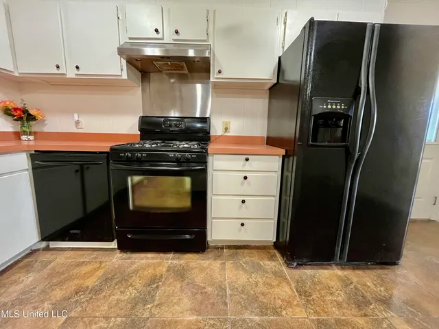 $220,000 | 2 Lexington Place, Gulfport, MS 39507