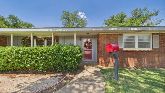 $219,900 | 2118 55th Street, Lubbock, TX 79412