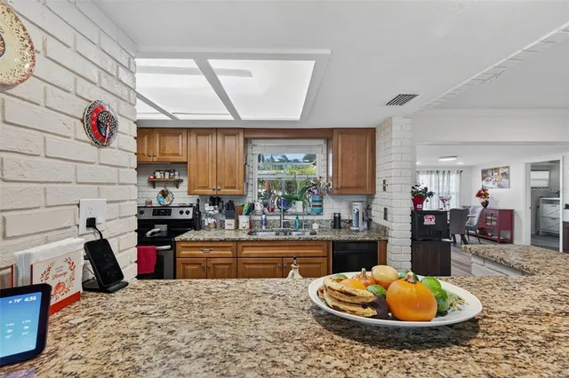 $3,495 | 11761 80th Avenue, Seminole, FL 33772