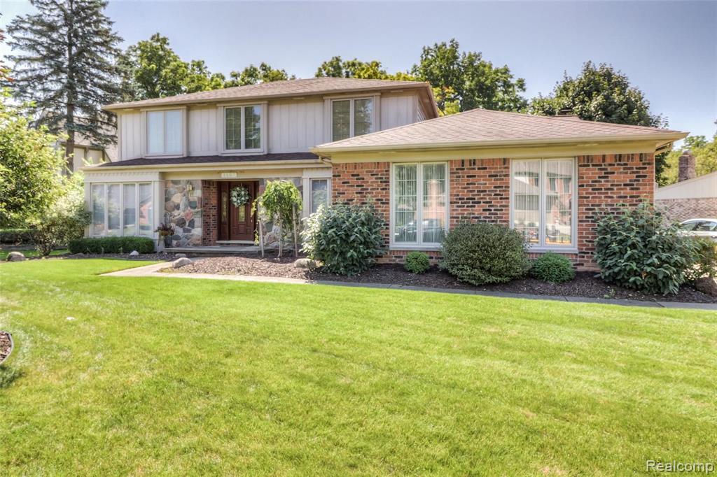 1107 Valley Stream Drive Rochester Hills, MI 48309 - Photo 4 of 50