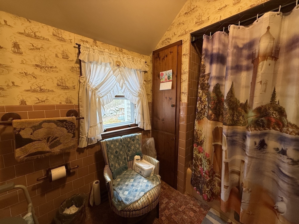 250 Main Road Westport, MA 02790 - Photo 14 of 28