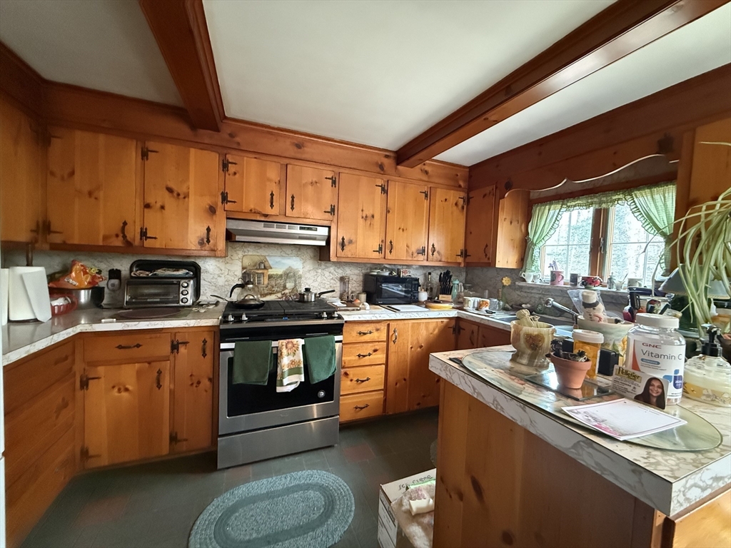 250 Main Road Westport, MA 02790 - Photo 6 of 28