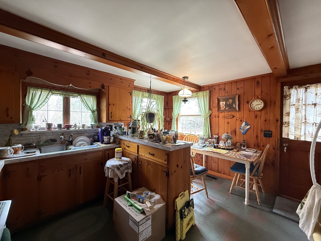 250 Main Road Westport, MA 02790 - Photo 7 of 28