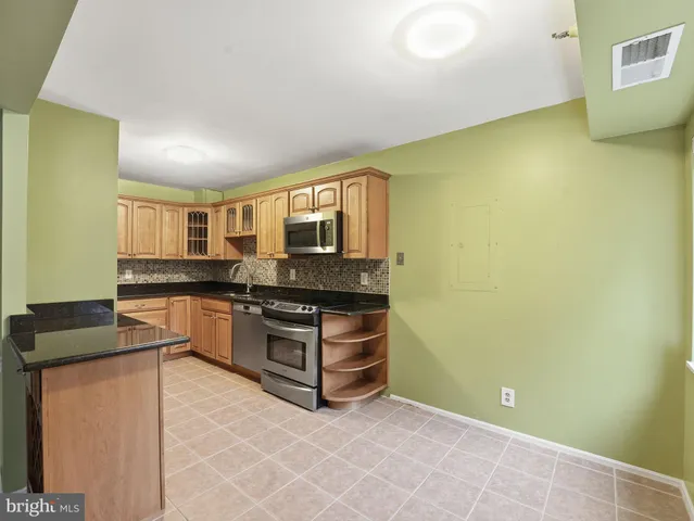 $765,000 | 1600 North Oak Street, Unit 318, Arlington, VA 22209