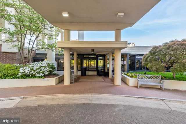 $765,000 | 1600 North Oak Street, Unit 318, Arlington, VA 22209