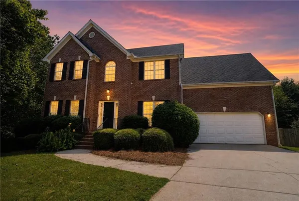 $379,900 | 2740 Lake Commons Court, Snellville, GA 30078