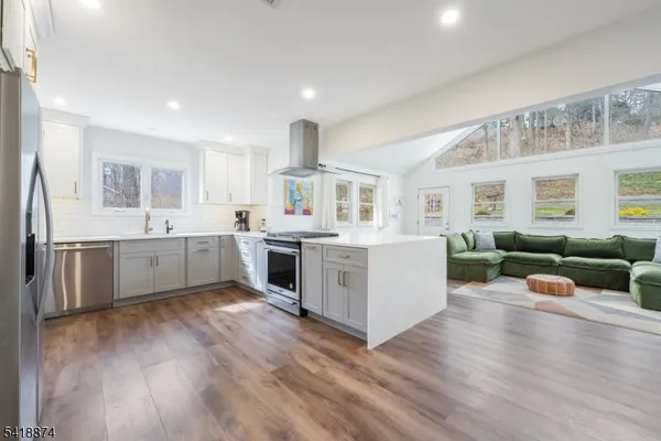 $815,000 | 224 Gates Avenue, Gillette, NJ 07933