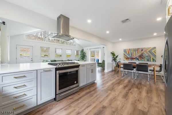 $815,000 | 224 Gates Avenue, Gillette, NJ 07933