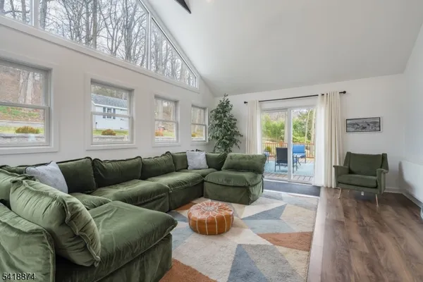 $815,000 | 224 Gates Avenue, Gillette, NJ 07933