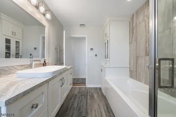 $815,000 | 224 Gates Avenue, Gillette, NJ 07933