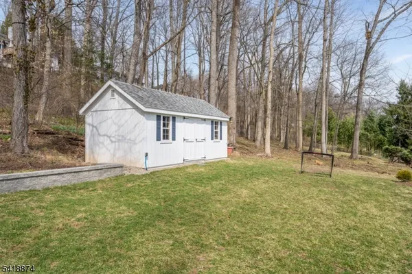 $815,000 | 224 Gates Avenue, Gillette, NJ 07933