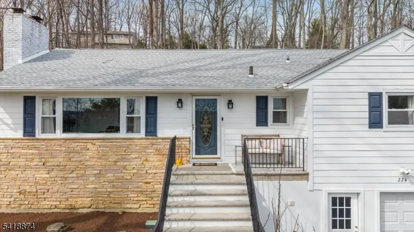 $815,000 | 224 Gates Avenue, Gillette, NJ 07933