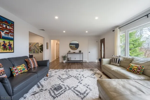 $815,000 | 224 Gates Avenue, Gillette, NJ 07933