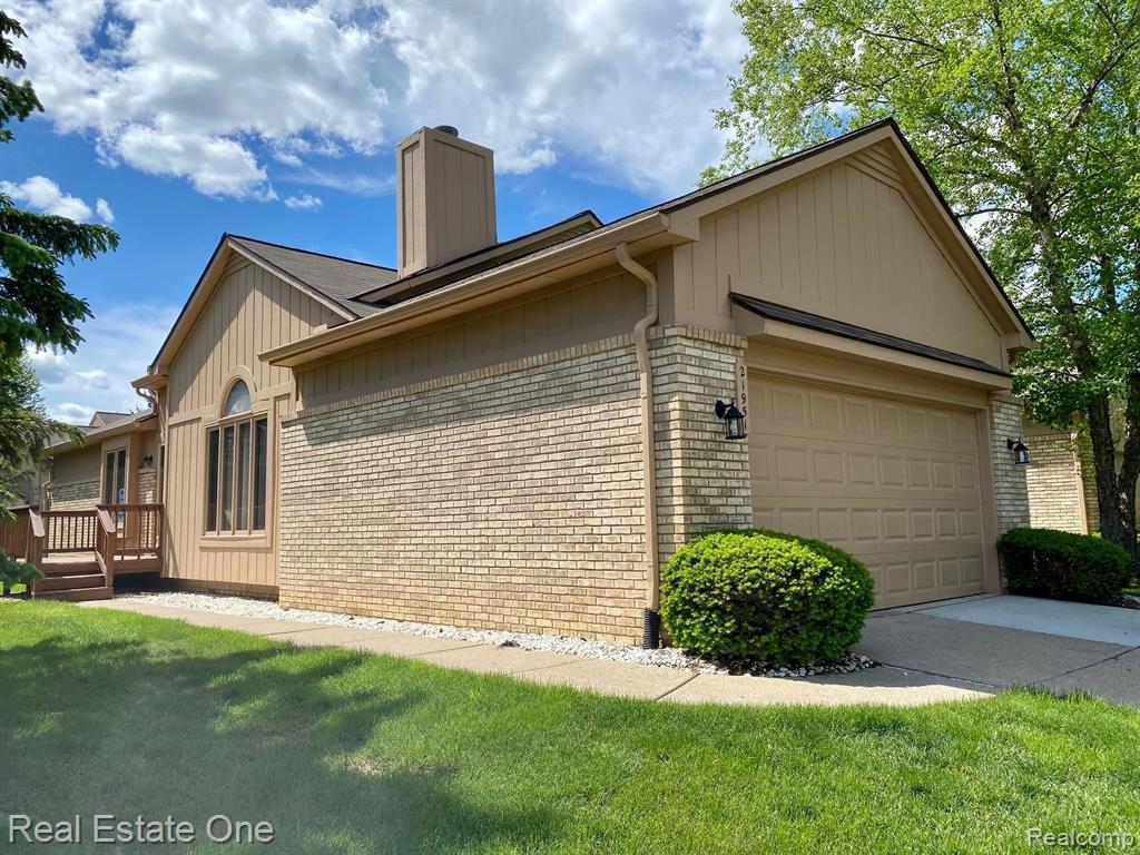 21951 Lancrest Court, Unit 294 Farmington Hills, MI 48335 - Photo 5 of 43