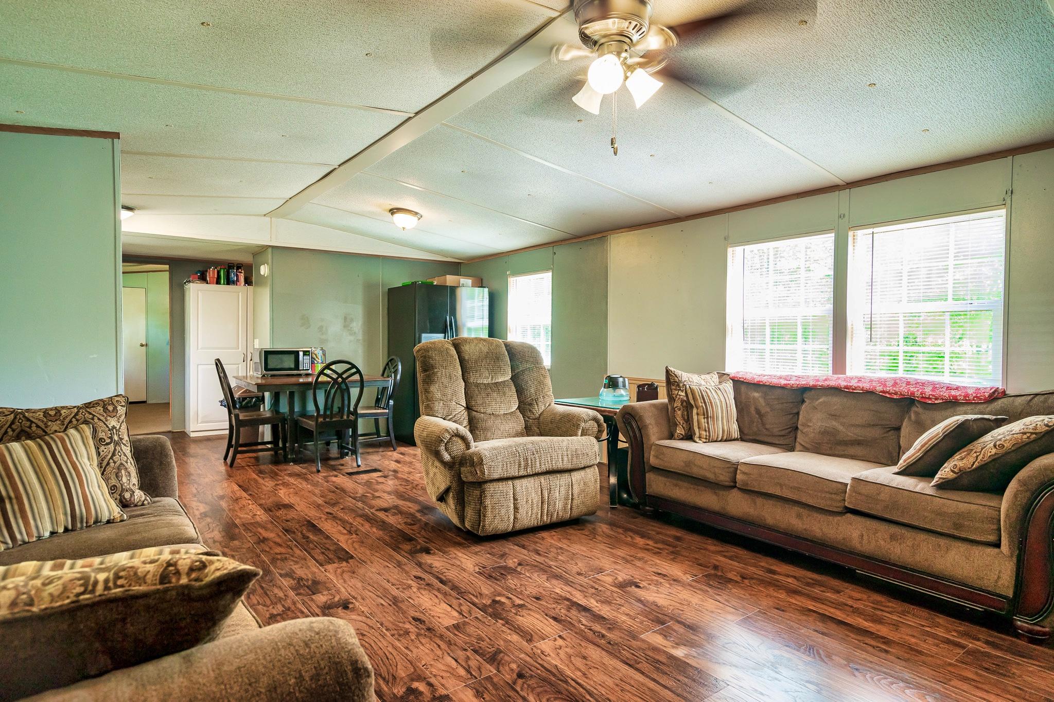 256 Clear Springs Road Harriman, TN 37748 - Photo 2 of 13 Living Room