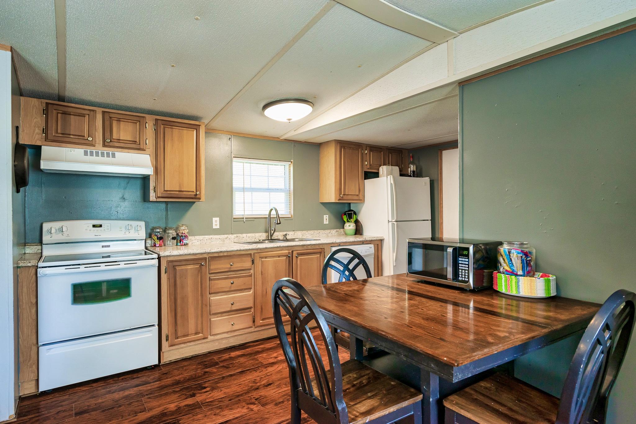 256 Clear Springs Road Harriman, TN 37748 - Photo 5 of 13 Eat in Kitchen