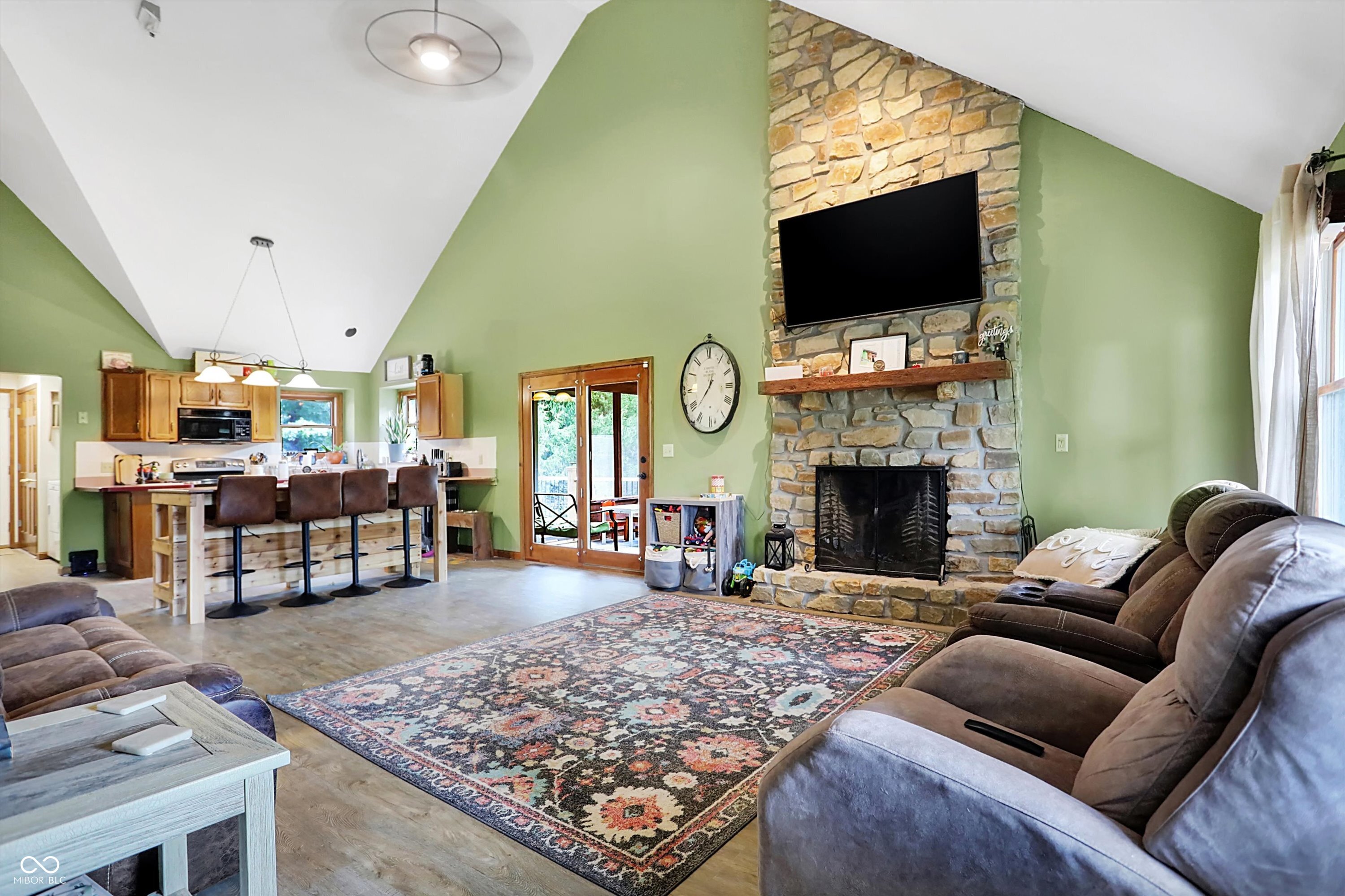8870 Georgetown Road Columbus, IN 47201 - Photo 4 of 59