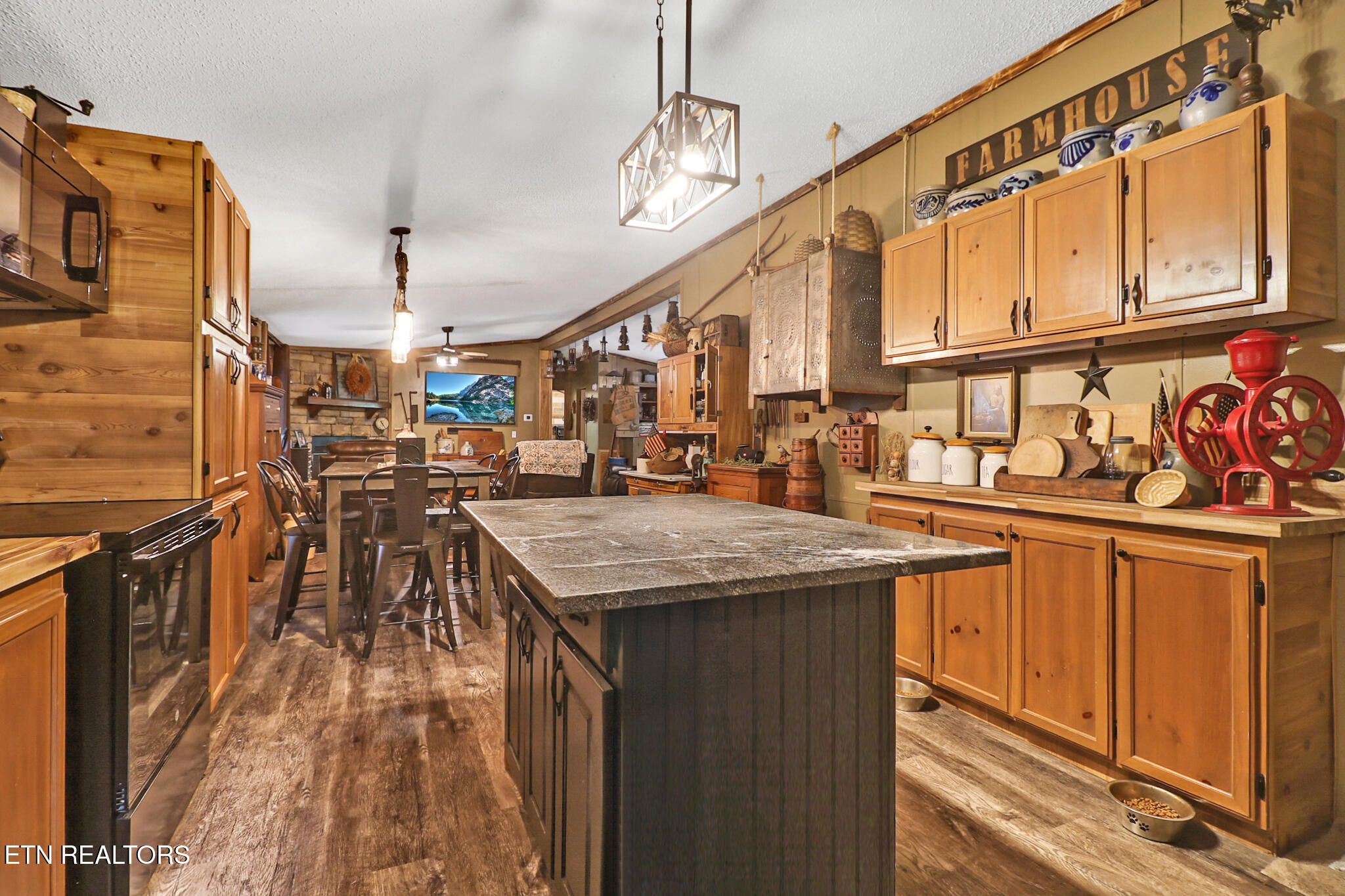 2272 Midway Road Crossville, TN 38572 - Photo 13 of 40 Kitchen