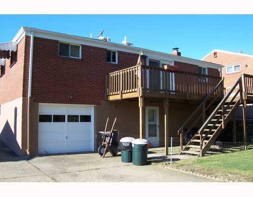 1715 Hollyrood Road Baldwin, PA 15227 - Photo 2 of 16 Exterior Back.