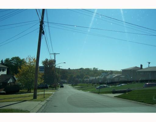 1715 Hollyrood Road Baldwin, PA 15227 - Photo 14 of 16 View.