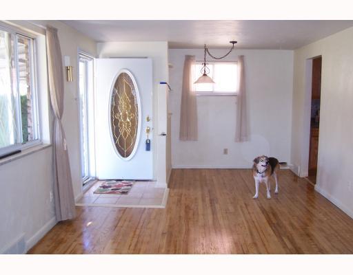 1715 Hollyrood Road Baldwin, PA 15227 - Photo 8 of 16 Living Room.