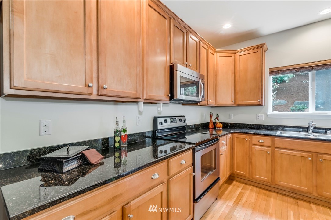 2722 232nd Place Southeast Bothell, WA 98021 - Photo 7 of 22