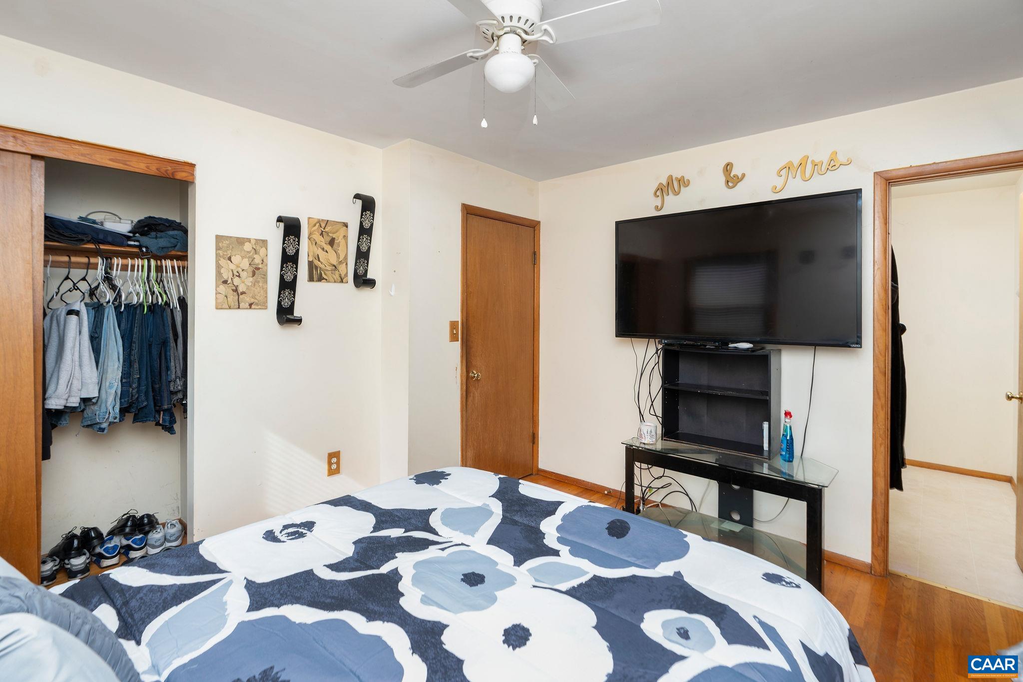 609 B Street Staunton, VA 24401 - Photo 13 of 33 a living room with furniture and a flat screen tv