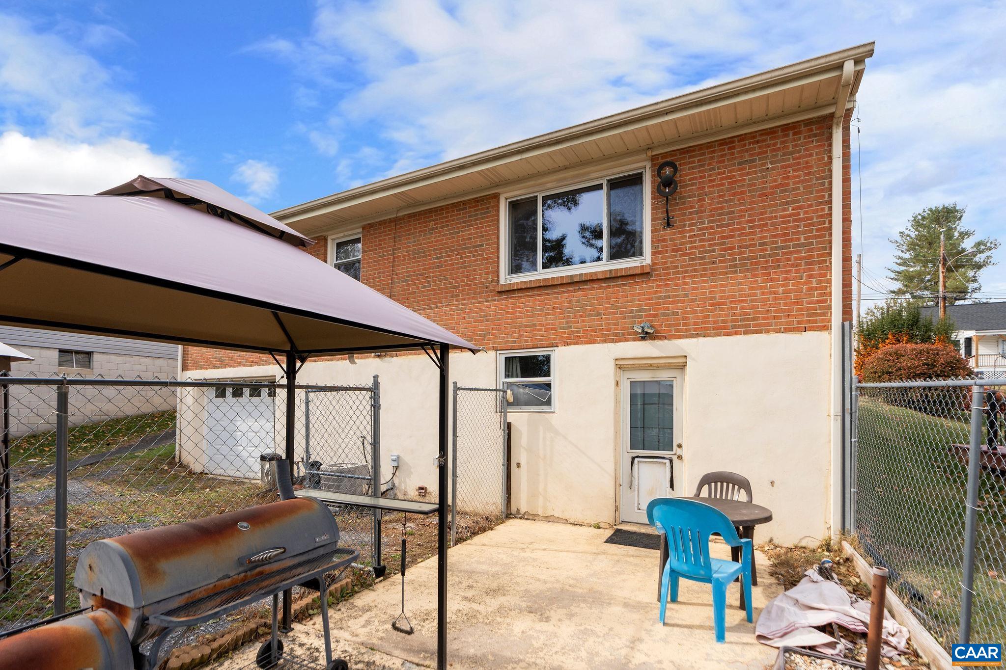 609 B Street Staunton, VA 24401 - Photo 31 of 33 a outdoor space view with a sitting space