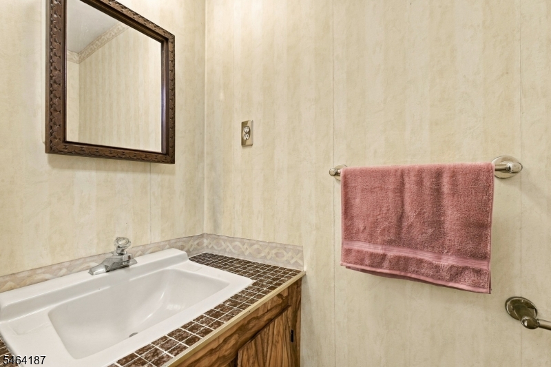 22 Summerall Road Somerset, NJ 08873 - Photo 10 of 24 Gallery Image 10