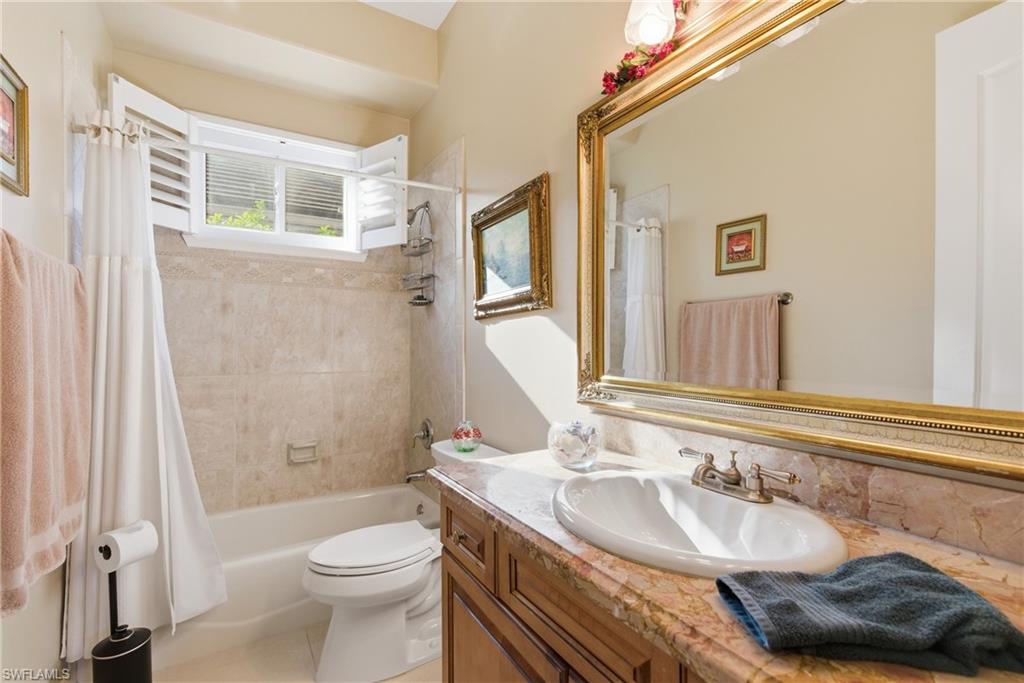 5867 Marble Court Naples, FL 34110 - Photo 32 of 50